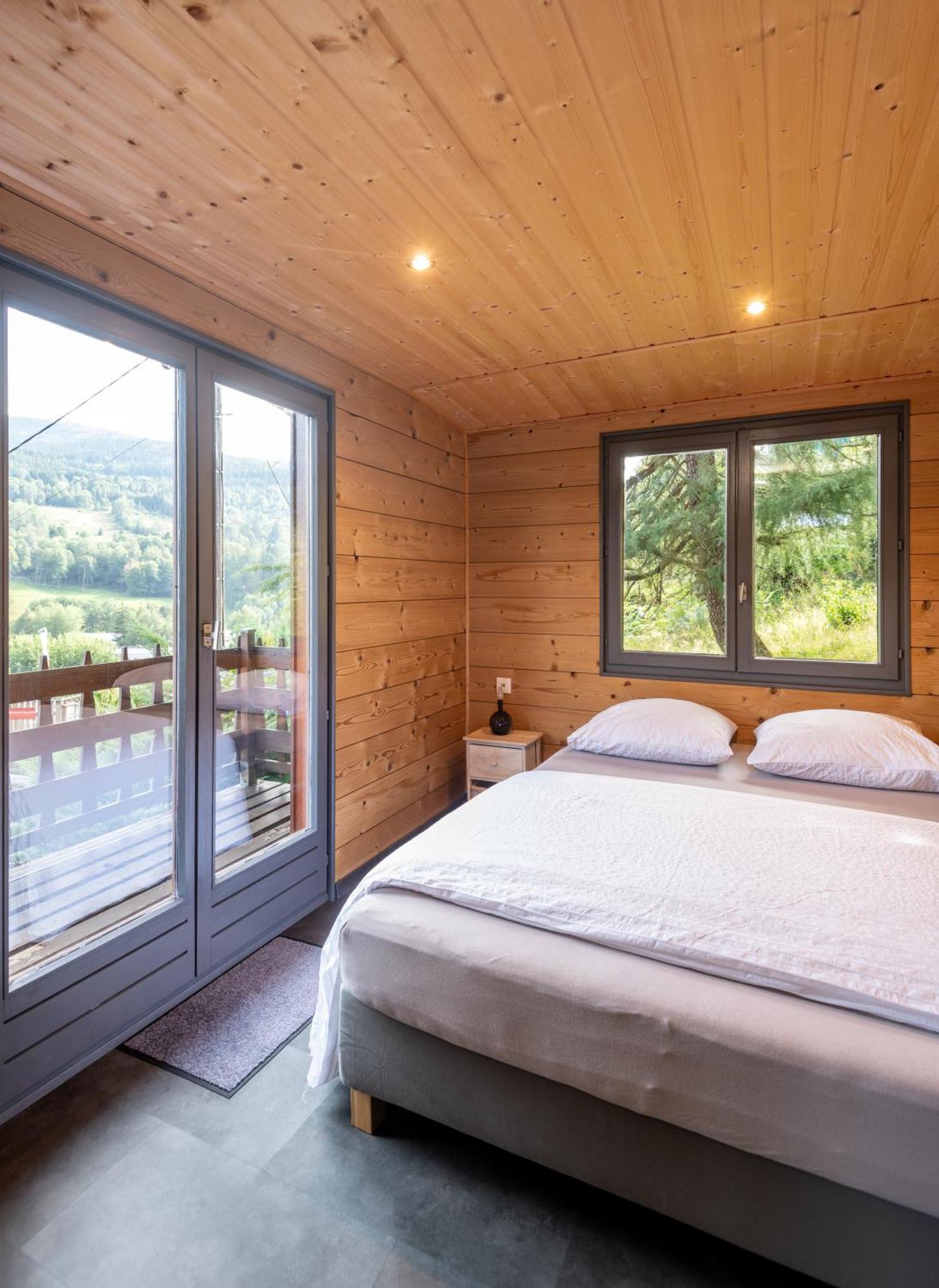 Chalet Du Faubourg & Jacuzzi, Proximite Gerardmer & La Bresse Rochesson Exteriör bild