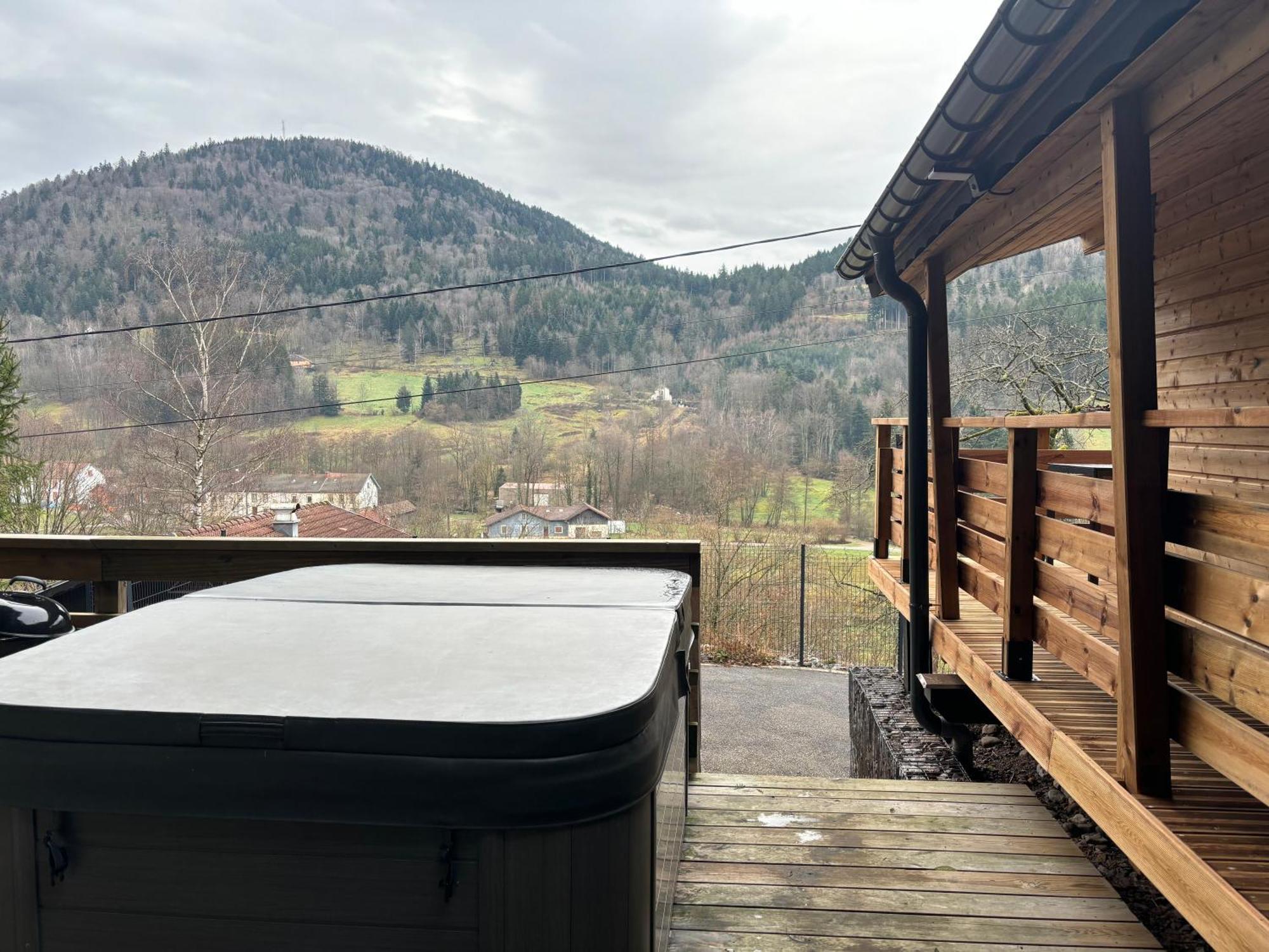 Chalet Du Faubourg & Jacuzzi, Proximite Gerardmer & La Bresse Rochesson Exteriör bild