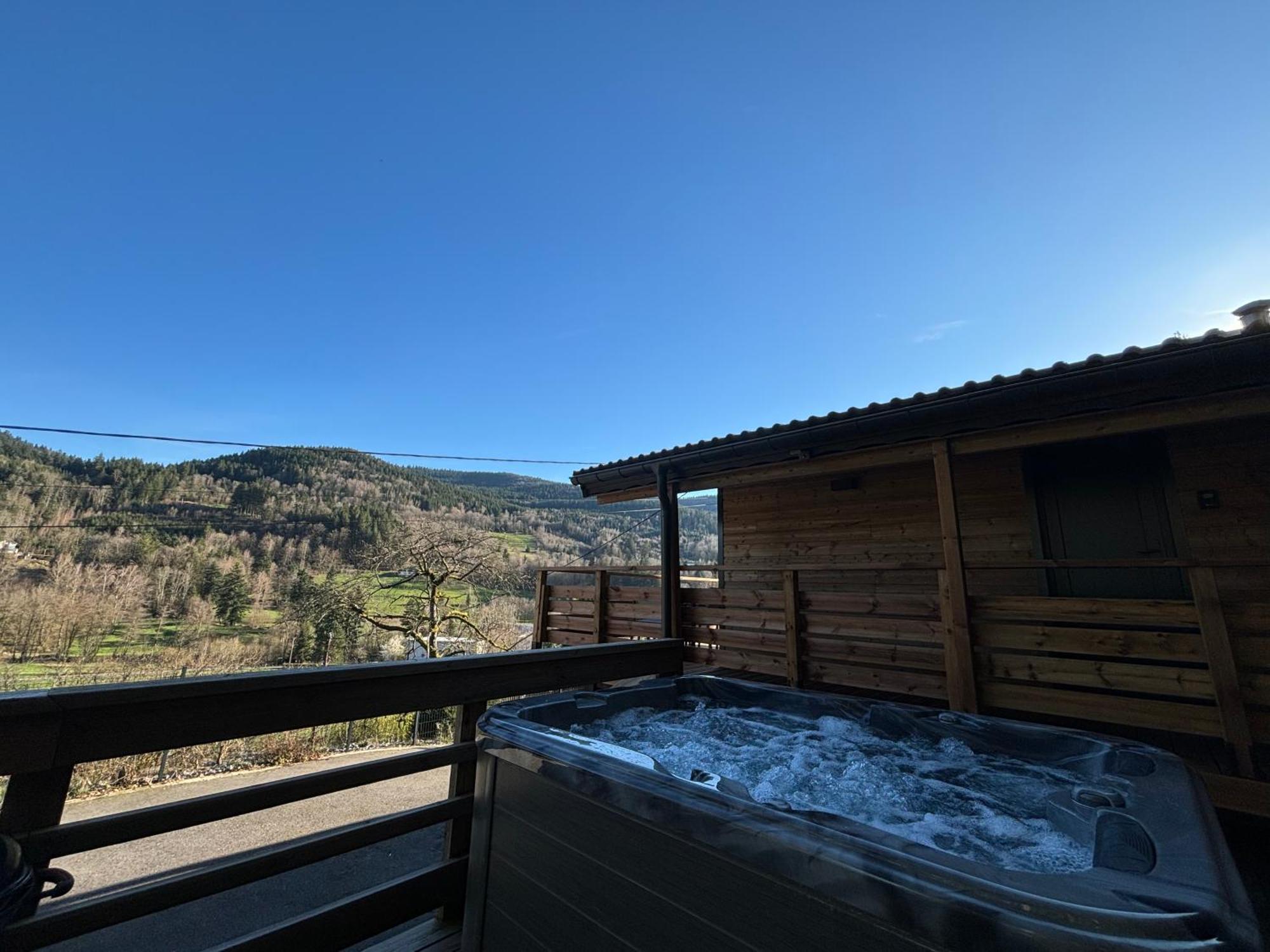 Chalet Du Faubourg & Jacuzzi, Proximite Gerardmer & La Bresse Rochesson Exteriör bild